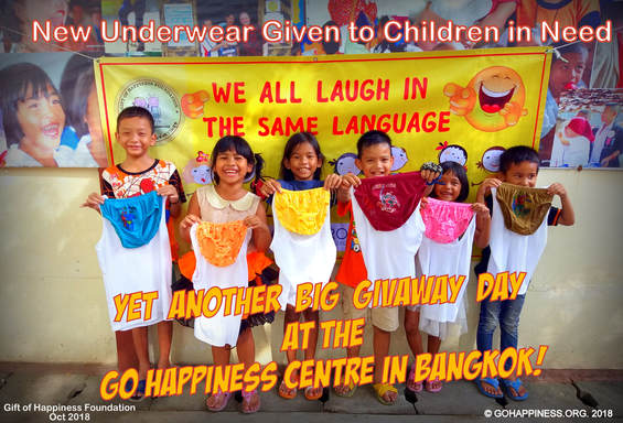 Gift_of_Happiness_Bangkok_Street_Kids_Givaway.Oct.2108.