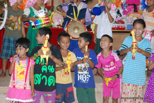 Boys_Girls_Thailand_Happy.08-07-18